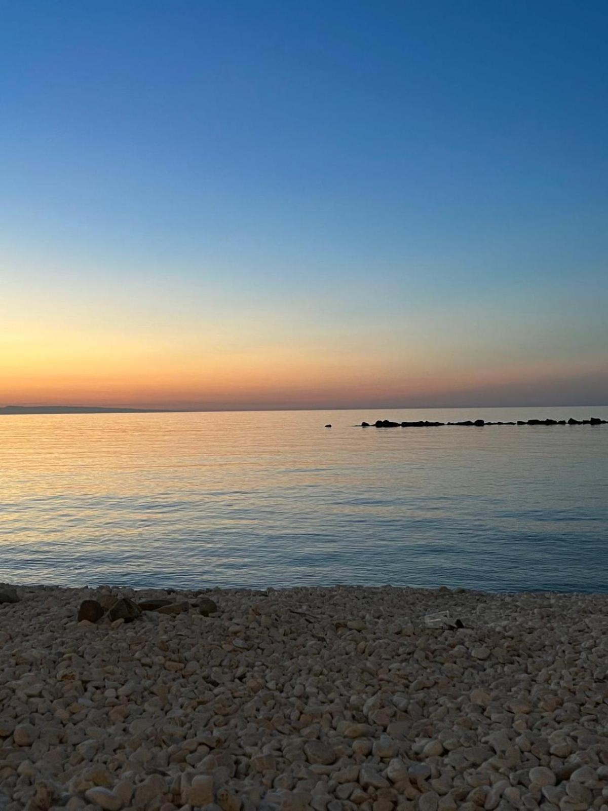 B&B Torre Azul Frontemare - Bisceglie Buitenkant foto